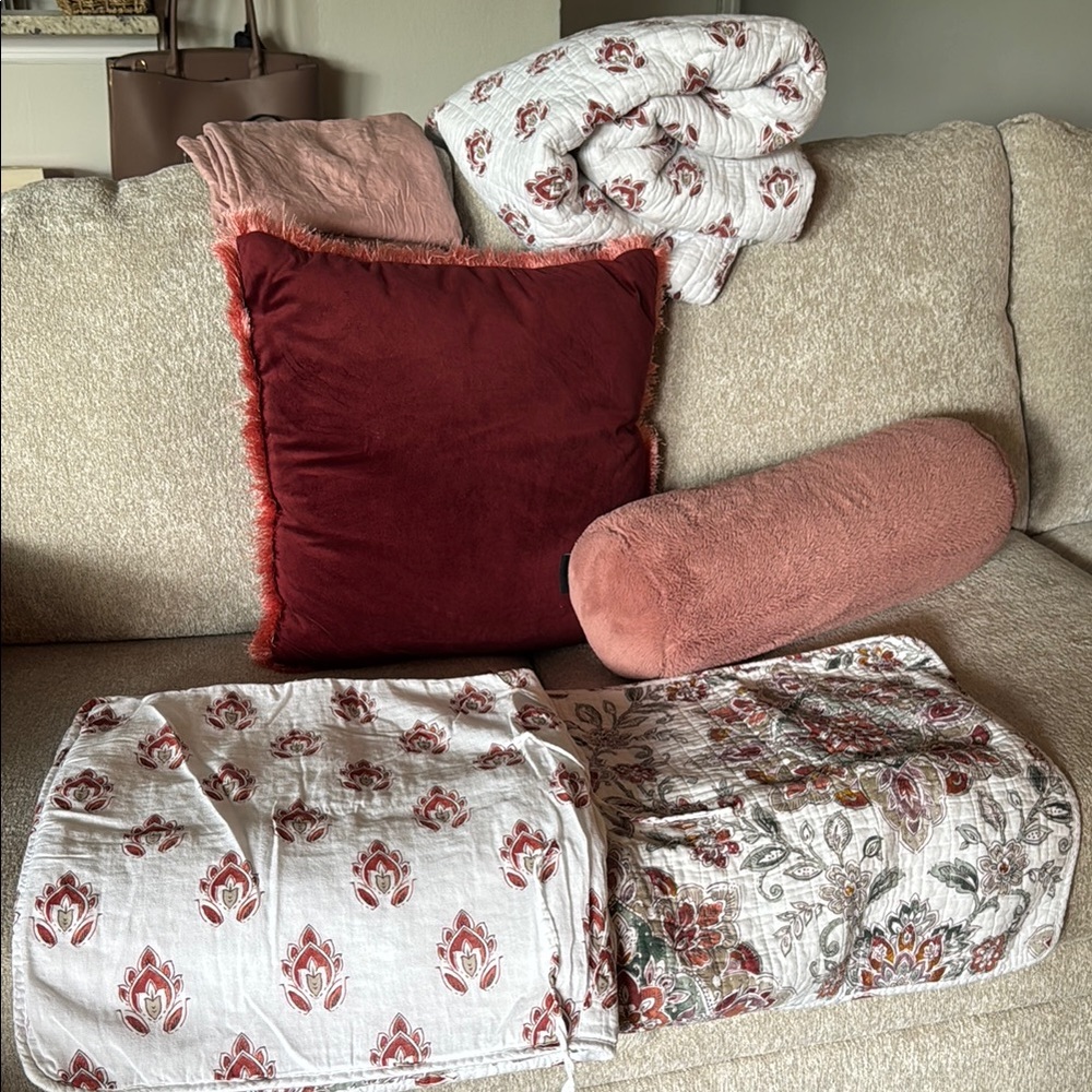 Rachel Zoe Red and White Floral Throw Blanket